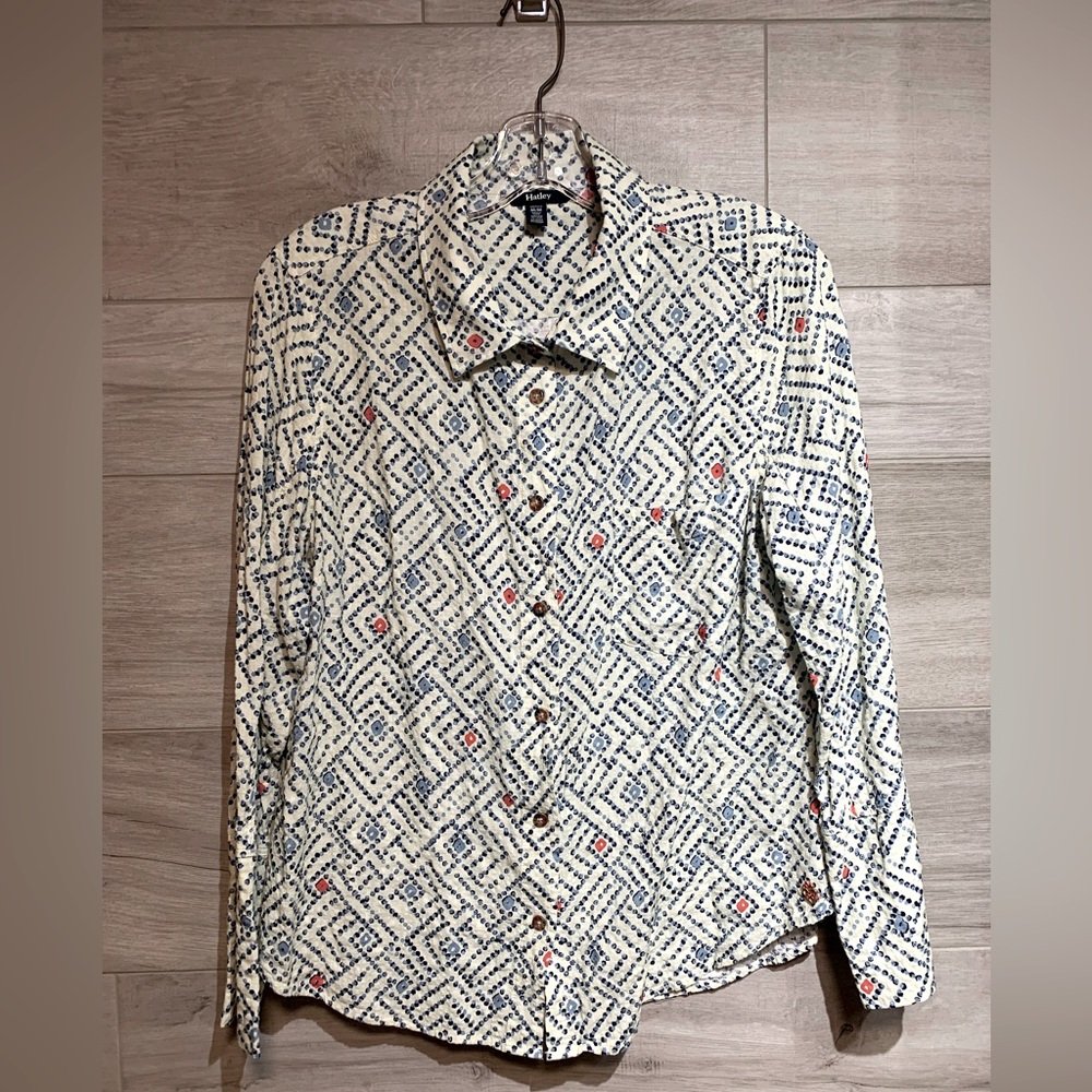 3/$30 Hatley printed Button Down size Medium